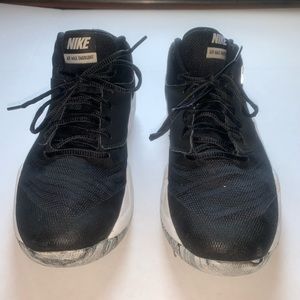 Black nikes basketball/athletic shoes